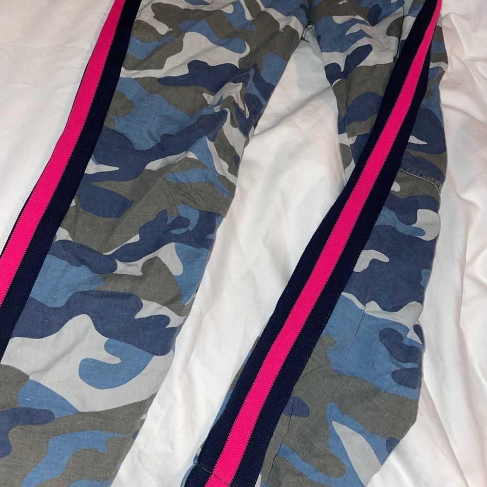 Mother camouflage pants size 27